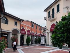 -佛罗伦萨小镇广佛名品奥特莱斯(疏港路店)