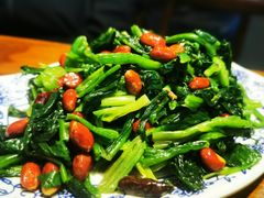 -老天桥酱肉烧饼夹肘子(天桥店)