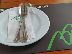 -Chom Cafe and Restaurant