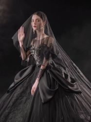 -衣贝姿婚纱礼服馆