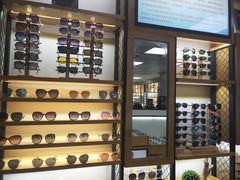 -LOGO眼镜·蔡司品牌折扣店(龙华清湖店)