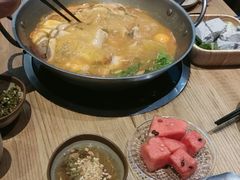 -野山舂·贵州现舂酸汤牛肉(东山店)