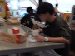 -麦当劳(深圳北站高铁店)