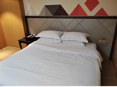 -柏曼酒店(广州长隆旅游度假区汉溪长隆地铁站店)