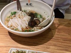 -湘人龙记老长沙米粉(鸟巢店)