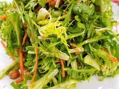 苦苣皮蛋花生米-锅贴王海鲜小馆