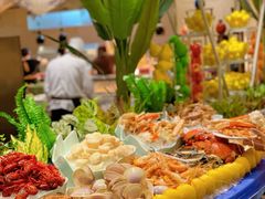 -广州万富希尔顿酒店·感趣自助餐厅·金秋蟹宴生蚝海鲜刺身