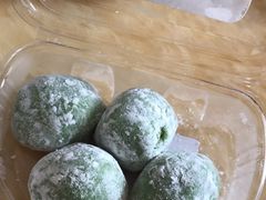 -顶东面包花园·生日蛋糕(世博店)