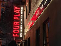 -FOUR PLAY BAR