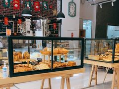 面包甜点陈列柜-熊叔熊婶面包房(团结湖店)