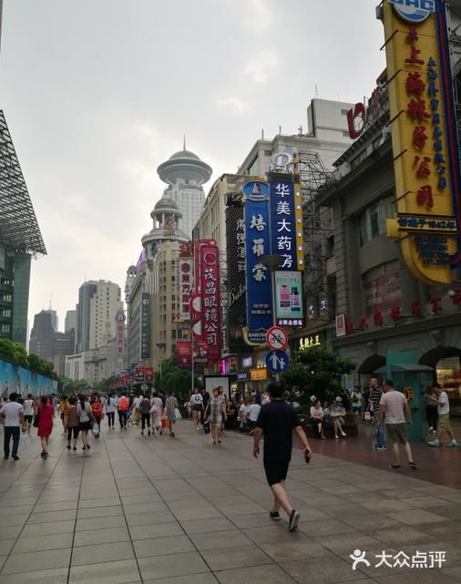 上海旅游攻略，南京路步行街是必去打卡景点