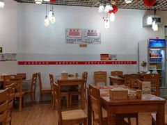 大堂-正宗普宁豆干坊·洪记砂锅粥(红领巾路店)