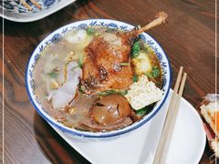 -叶新小吃店(来凤小区总店)