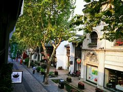 -猫的天空之城概念书店(杭州南宋御街店)