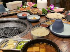 -明洞阿姨·韩式酱蟹烤肉·创意料理(三元桥店)