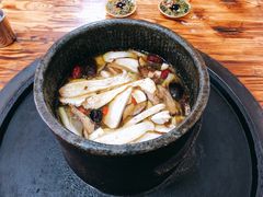 墨脱石锅鸡-滇藏石锅宴(崇仁巷老店)