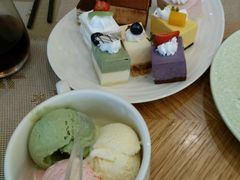 -华邑酒店·鲜艳全日自助餐厅