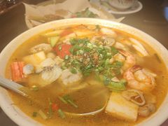 -大头虾越式风味餐厅(光明广场店)