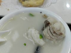 -雪野鱼头大王邢府公老店(雪野湖店)