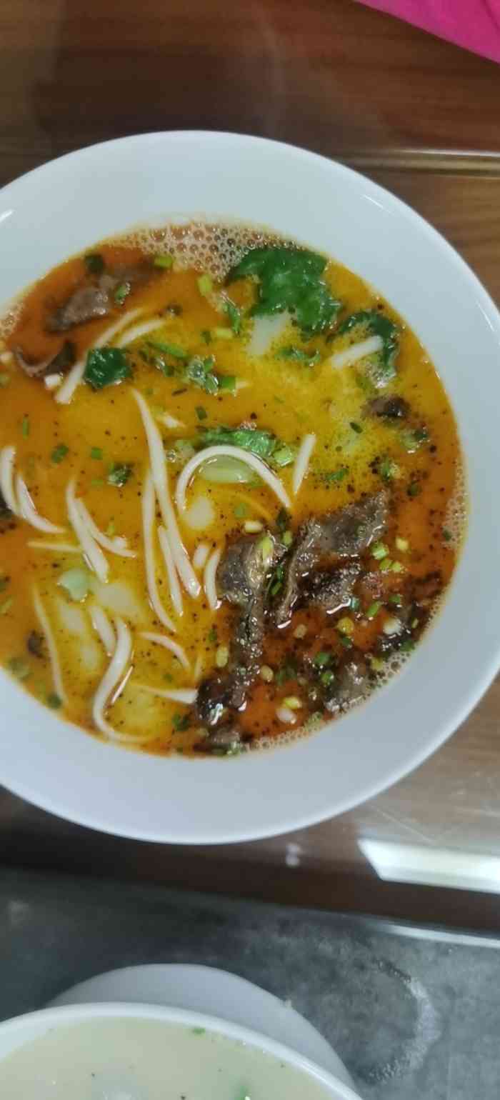 何记鳝鱼面(工农兵路店)-"在大众搜索到这家开了很久的老店,很多评论.