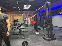 力量器械区-RunningFit健身高端私教馆(红星美凯龙店)
