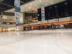 -冰纷万象滑冰场(深圳万象城店)