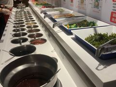 自助调料区-海底捞火锅鲜切牛肉主题店(长寿路店)