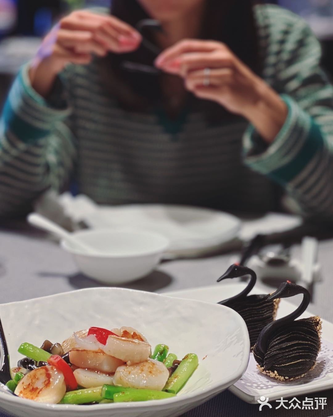 京城最美的天鹅酥！亮马河畔高端宴请首选地