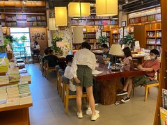 -博览书店(越秀悦汇天地店)