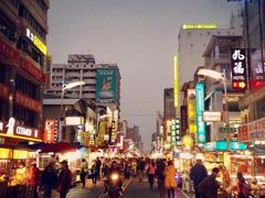 -六合夜市