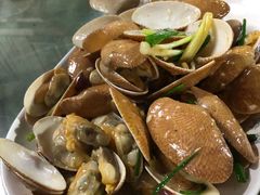 葱姜炒花甲-四川小胡子海鲜(丁村万人海鲜广场店)