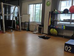 -悦动体能篮球羽毛球网球(三里河店)