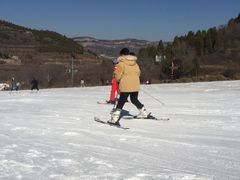 -济南卧虎山滑雪场