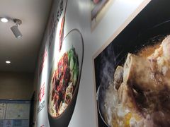 -牛吃草牛肉面(甬港南路店)