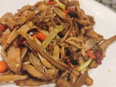 湖北笋干炒牛肚-丹江口渔村·湘味厨房(桃园店)