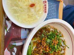-呷佬·长沙手工米粉(金沙江路店)
