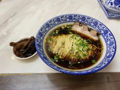 爆鱼焖肉面-伟记奥面馆(白塔东路店)