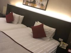 -曼谷湄南河畔华美达广场酒店