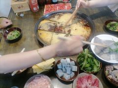 -渝嘴小老弟老火锅(华新村店)