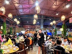 -三亚火车头万人海鲜广场