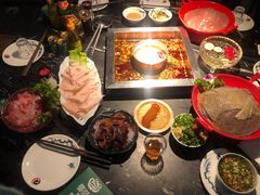 -二荆条·蜀鲜汇城市森林火锅