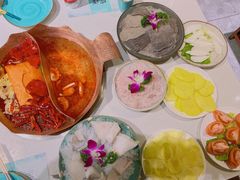 -墨居上隐·院子里火锅(峨眉店)