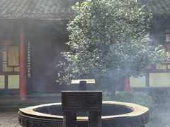 -峨眉山报国寺