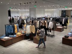 -URBAN REVIVO(上海中庚漫游城店)