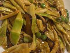 虾子春笋烧香菇-万荣烤鸭店·北京菜(天坛店)