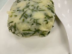 土豆泥拌沙葱-那达慕蒙古风味酒楼
