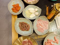 -臻牛烤肉