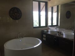 -三亚亚龙湾五号度假别墅酒店