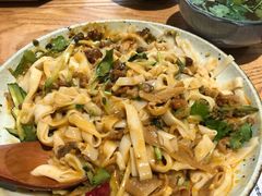 麻酱肉臊子拌粉-小满手工粉(上海文峰广场店)