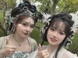 -一揽芳华汉服旗袍体验馆(拙政园店)